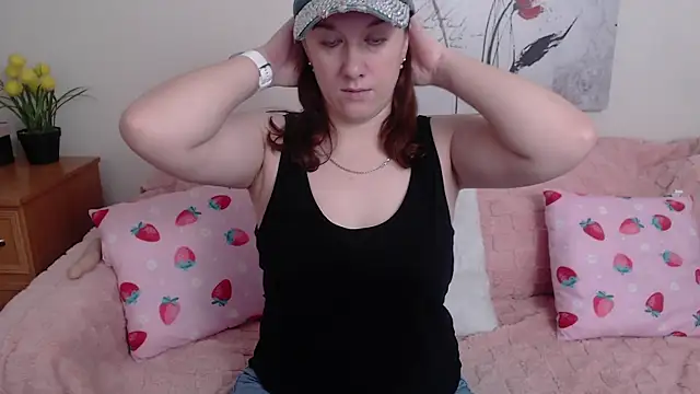 Snapshot of MarthaSimons chatting on November 18, 2025, 6:17 am MarthaSimons online show from November 18, 2025, 6:17 am