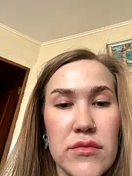 DianaShermy online show from September 22, 2025, 10:21 am