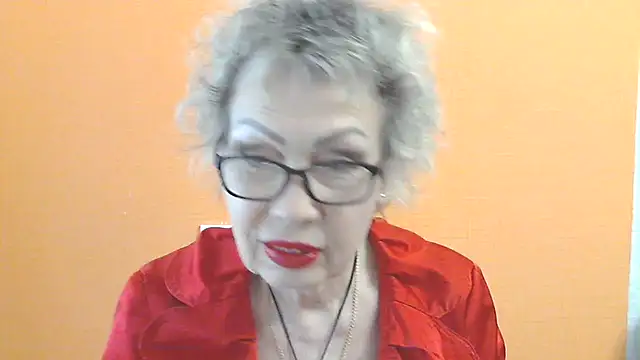 NessyJenixs online show from April 21, 2026, 1:28 pm