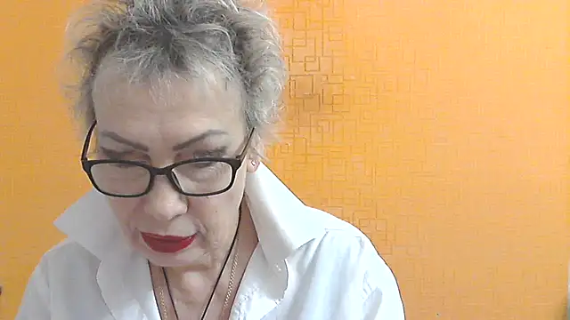 NessyJenixs online show from December 17, 2025, 4:45 pm