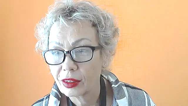 Snapshot of NessyJenixs chatting on October 7, 2025, 7:20 am NessyJenixs online show from October 7, 2025, 7:20 am