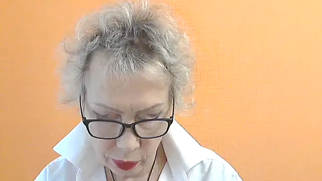 Snapshot of NessyJenixs chatting on October 11, 2025, 7:42 am NessyJenixs online show from October 11, 2025, 7:42 am
