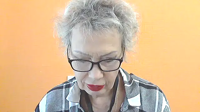 Snapshot of NessyJenixs chatting on October 2, 2025, 6:39 am NessyJenixs online show from October 2, 2025, 6:39 am