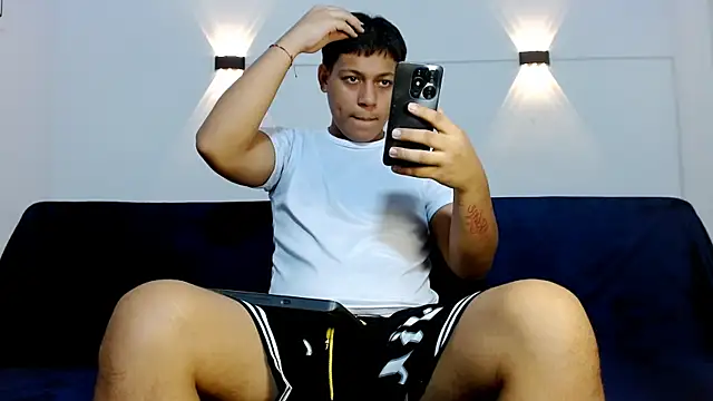 Tylerdrdn online show from November 5, 2025, 9:29 pm