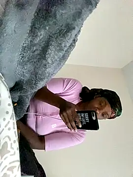 theprettysoles online show from November 29, 2025, 9:37 pm