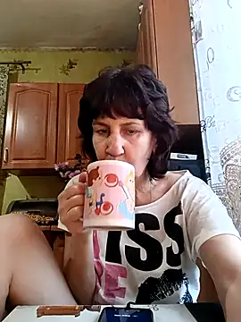 Snapshot of Laura_Kiss chatting on November 16, 2025, 10:20 am Laura Kiss online show from November 16, 2025, 10:20 am