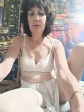 Laura Kiss online show from May 22, 2026, 7:34 pm