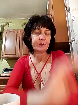 Snapshot of Laura_Kiss chatting on December 15, 2025, 5:08 pm Laura Kiss online show from December 15, 2025, 5:08 pm