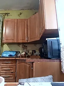 Snapshot of Laura_Kiss chatting on December 14, 2025, 8:09 am Laura Kiss online show from December 14, 2025, 8:09 am