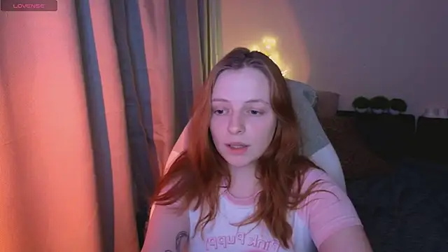 Snapshot of Hanna_melon chatting on February 22, 2025, 9:48 pm Hanna melon online show from February 22, 2025, 9:48 pm