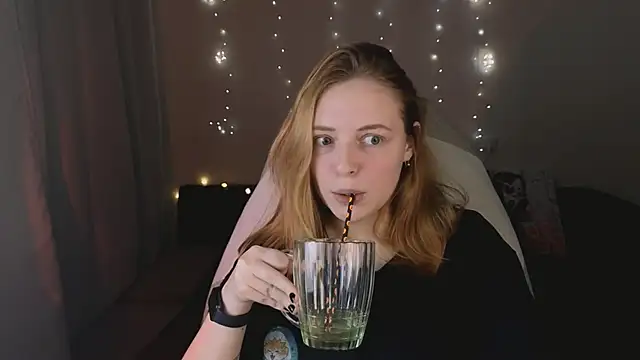 Snapshot of Hanna_melon chatting on October 28, 2025, 9:25 pm Hanna melon online show from October 28, 2025, 9:25 pm