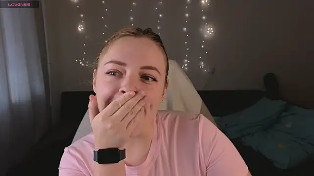 Snapshot of Hanna_melon chatting on October 12, 2025, 8:37 am Hanna melon online show from October 12, 2025, 8:37 am