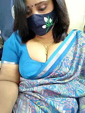 Queenflowerr online show from February 10, 2026, 12:48 pm