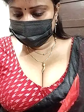 Snapshot of Queenflowerr chatting on March 20, 2025, 10:43 am Queenflowerr online show from March 20, 2025, 10:43 am