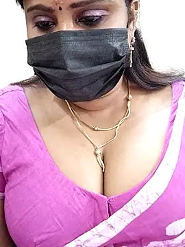 Snapshot of Queenflowerr chatting on February 14, 2025, 3:47 pm Queenflowerr online show from February 14, 2025, 3:47 pm