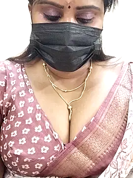 Snapshot of Queenflowerr chatting on February 26, 2025, 3:32 pm Queenflowerr online show from February 26, 2025, 3:32 pm