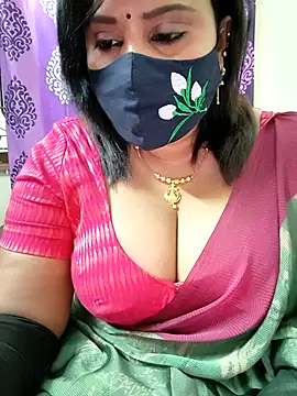 Queenflowerr online show from November 8, 2025, 10:19 am