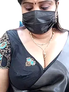 Snapshot of Queenflowerr chatting on February 28, 2025, 5:04 pm Queenflowerr online show from February 28, 2025, 5:04 pm