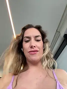 veronikawithDDDs online show from January 7, 2026, 9:42 pm