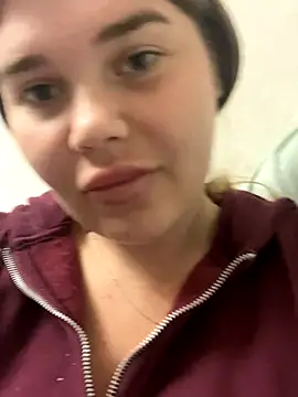 ella zzz online show from October 1, 2025, 3:27 pm