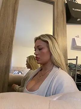 blissdimicco online show from October 12, 2025, 4:08 pm