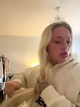 blissdimicco online show from October 2, 2025, 1:36 pm