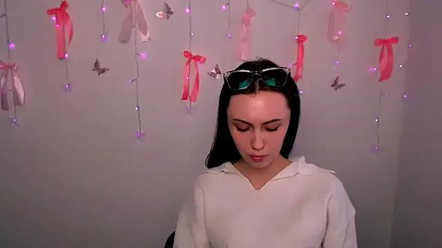 Snapshot of Nikonara_Love chatting on April 16, 2026, 1:23 pm Nikonara Love online show from April 16, 2026, 1:23 pm