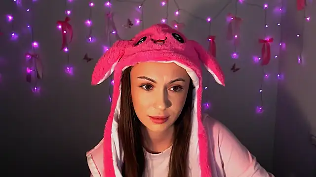 Snapshot of Nikonara_Love chatting on December 21, 2025, 1:24 pm Nikonara Love online show from December 21, 2025, 1:24 pm