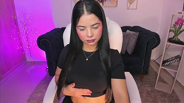 Layla Breezee online show from January 18, 2026, 12:30 pm