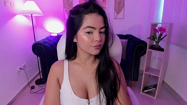 Layla Breezee online show from March 31, 2026, 11:56 am