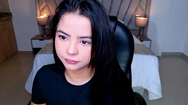 Layla Breezee online show from June 5, 2026, 11:05 am