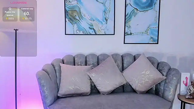 Snapshot of Layla_Breezee chatting on October 23, 2025, 12:15 pm Layla Breezee online show from October 23, 2025, 12:15 pm