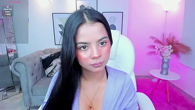 Snapshot of Layla_Breezee chatting on March 19, 2025, 12:34 pm Layla Breezee online show from March 19, 2025, 12:34 pm