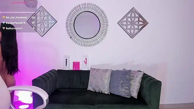 Snapshot of Layla_Breezee chatting on September 20, 2025, 12:21 pm Layla Breezee online show from September 20, 2025, 12:21 pm