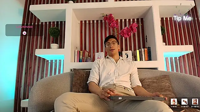 ApoloCruz online show from April 19, 2026, 3:07 am