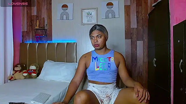 Snapshot of electrabrowns chatting on November 25, 2025, 4:24 am electrabrowns online show from November 25, 2025, 4:24 am