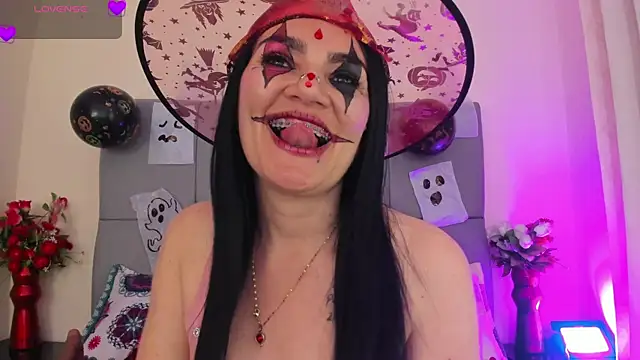 scarlet hit online show from November 2, 2025, 5:12 am