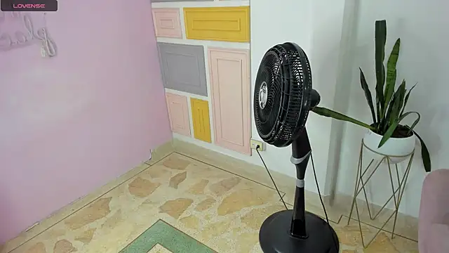 Mara Torres1 online show from March 3, 2025, 8:11 pm