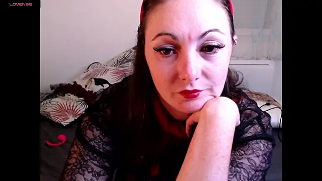 Snapshot of AdorahB3ll3 chatting on September 8, 2025, 7:02 pm AdorahB3ll3 online show from September 8, 2025, 7:02 pm