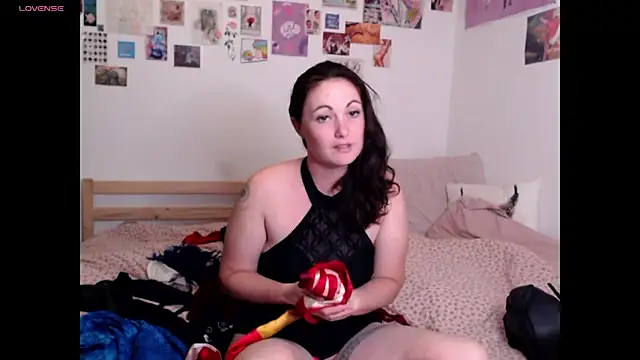 Snapshot of AdorahB3ll3 chatting on November 5, 2025, 8:45 pm AdorahB3ll3 online show from November 5, 2025, 8:45 pm