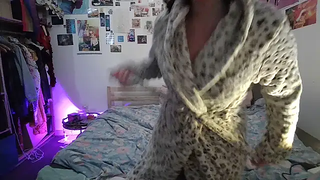 Snapshot of AdorahB3ll3 chatting on February 16, 2025, 8:11 pm AdorahB3ll3 online show from February 16, 2025, 8:11 pm