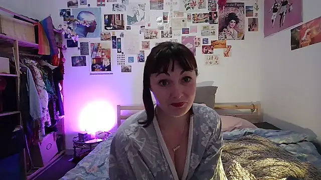 Snapshot of AdorahB3ll3 chatting on February 13, 2025, 8:45 pm AdorahB3ll3 online show from February 13, 2025, 8:45 pm