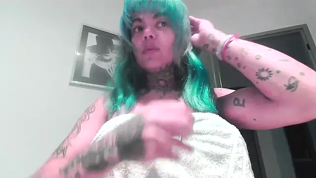 Snapshot of serena__vedette chatting on October 24, 2025, 8:13 am serena vedette online show from October 24, 2025, 8:13 am