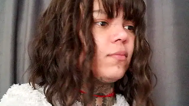 Snapshot of serena__vedette chatting on December 16, 2025, 11:03 am serena vedette online show from December 16, 2025, 11:03 am