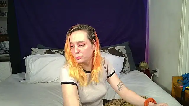 Snapshot of Evelan420 chatting on September 30, 2025, 6:03 pm Evelan420 online show from September 30, 2025, 6:03 pm