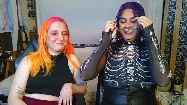 Snapshot of Evelan420 chatting on December 1, 2025, 6:42 pm Evelan420 online show from December 1, 2025, 6:42 pm