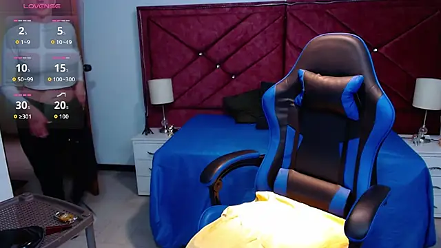 victoria adams07 online show from November 5, 2025, 7:50 pm