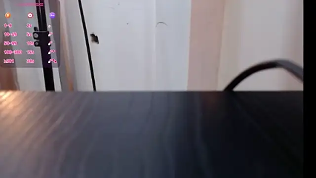 victoria adams07 online show from April 14, 2026, 1:38 pm