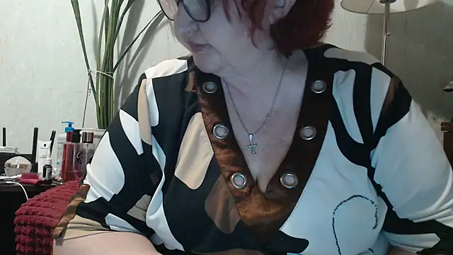 DeniseeRosea online show from April 7, 2026, 5:59 pm