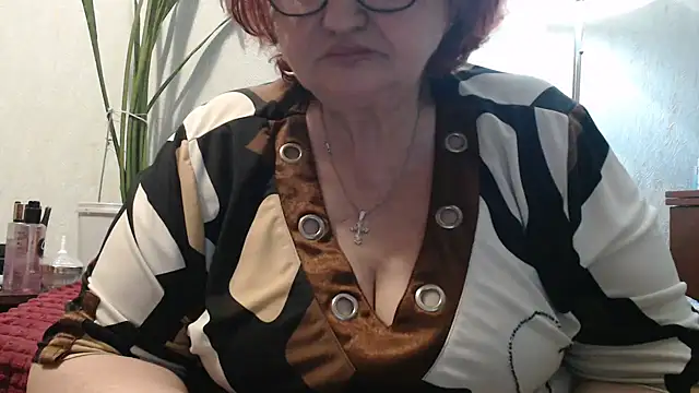 DeniseeRosea online show from April 18, 2026, 7:07 pm